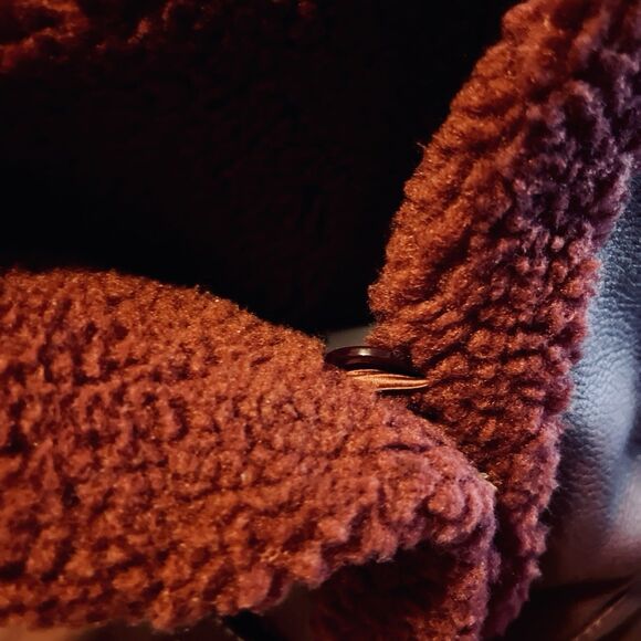 Dr. Martens Brielle Sheepskin Rigger Boots M 8 W 9 Cherry Red Faux Fur Lined - Picture 8 of 9